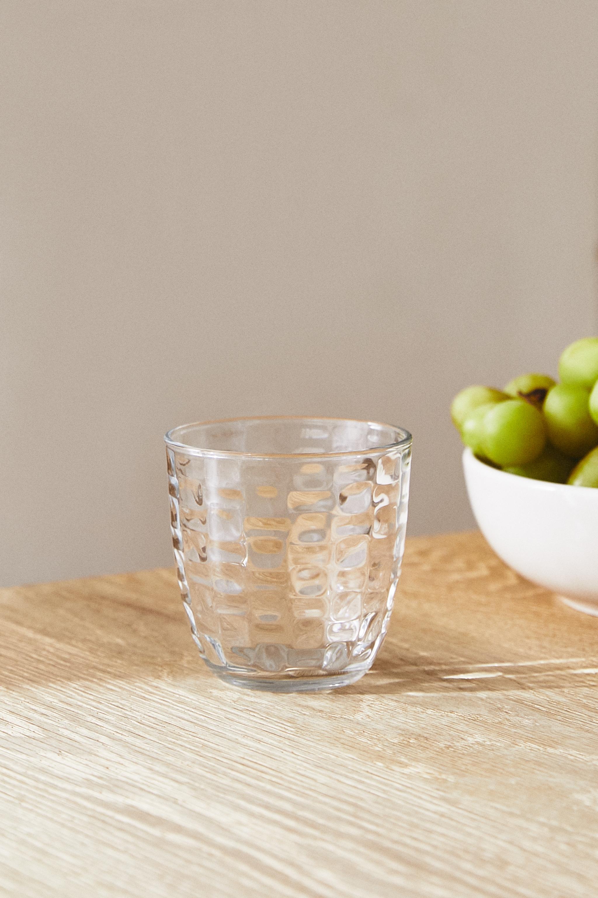 RAISED SQUARE-EFFECT TUMBLER